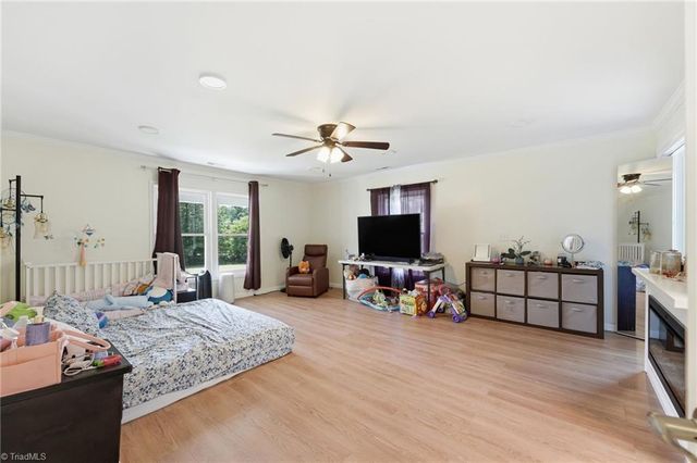 2016 Haw River Hopedale Road, Burlington, NC 27217