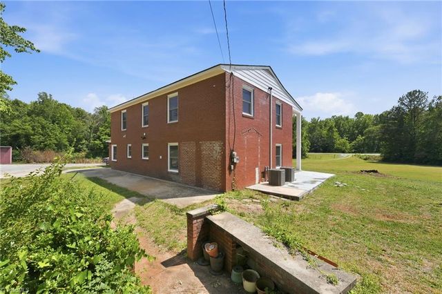 2016 Haw River Hopedale Road, Burlington, NC 27217