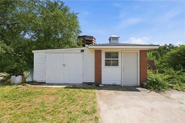 2016 Haw River Hopedale Road, Burlington, NC 27217