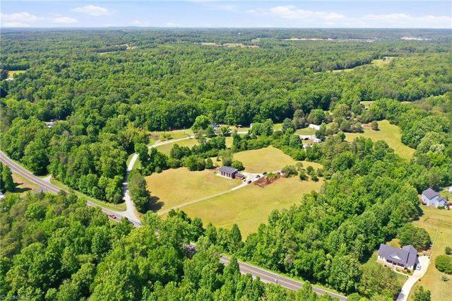 2016 Haw River Hopedale Road, Burlington, NC 27217