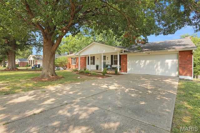 215 Ranchmoor Trail, Ellisville, MO 63011