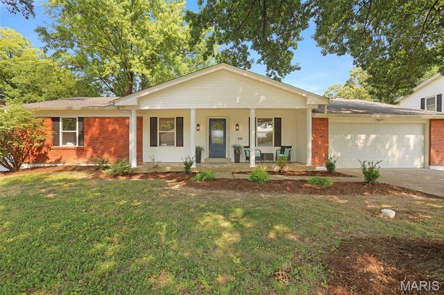 215 Ranchmoor Trail, Ellisville, MO 63011