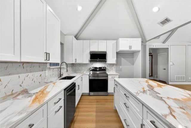 1316 Royal Palm Lane, Carrollton, TX 75007
