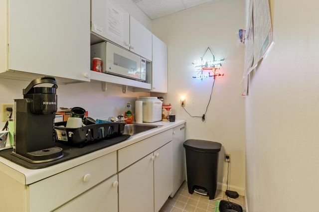 77 Merriam Ave, Leominster, MA 01453