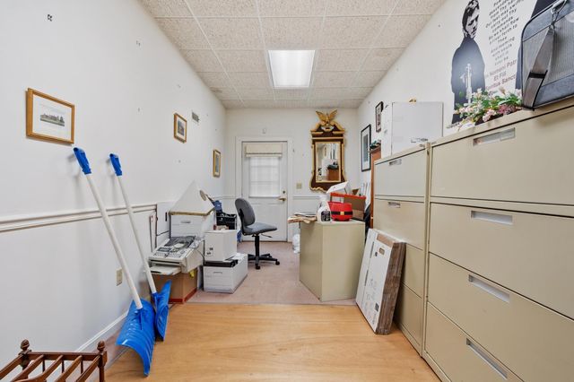 77 Merriam Ave, Leominster, MA 01453
