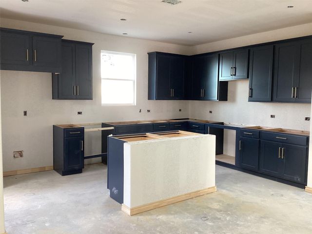 141 Clover BND, Liberty Hill, TX 78642