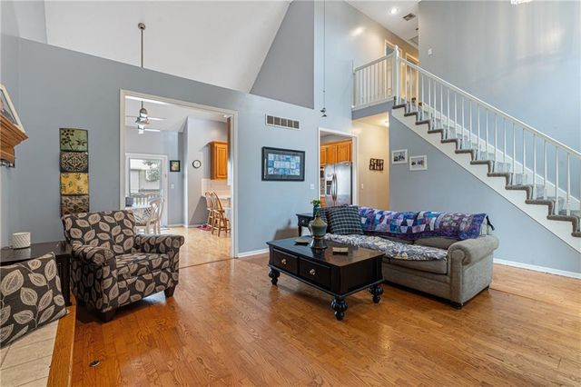 1112 Camelot Drive, Raymore, MO 64083