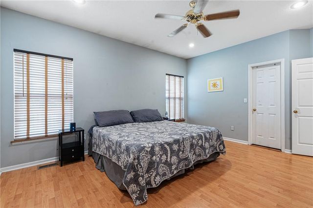 1112 Camelot Drive, Raymore, MO 64083