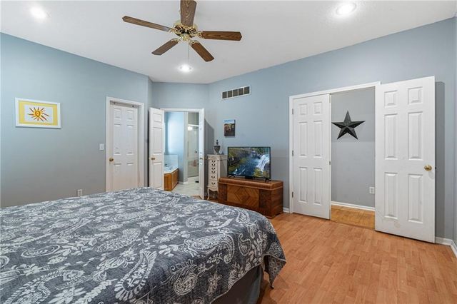 1112 Camelot Drive, Raymore, MO 64083