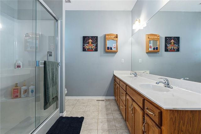 1112 Camelot Drive, Raymore, MO 64083