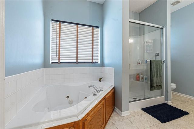 1112 Camelot Drive, Raymore, MO 64083
