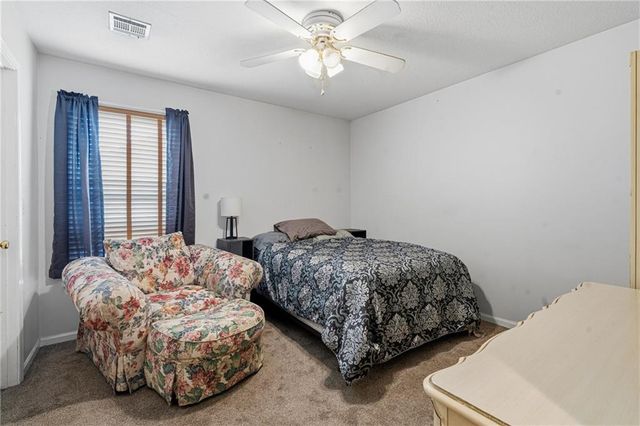1112 Camelot Drive, Raymore, MO 64083