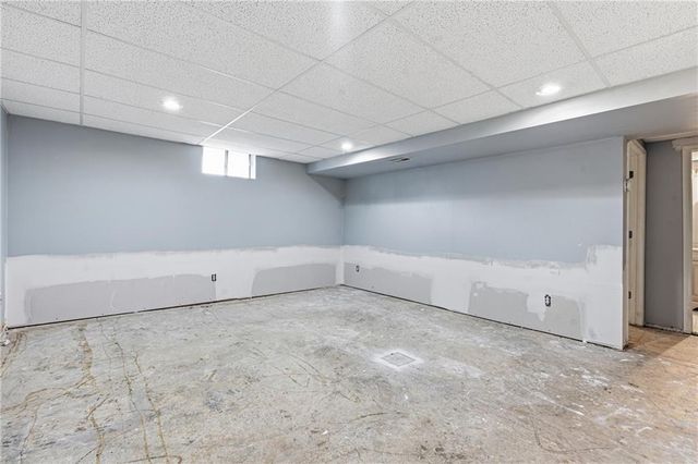 1112 Camelot Drive, Raymore, MO 64083