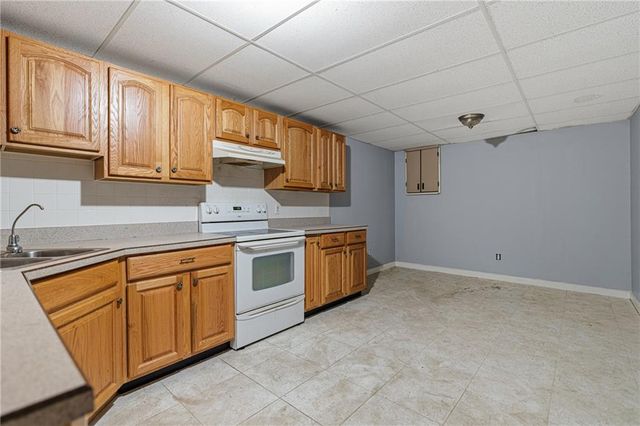 1112 Camelot Drive, Raymore, MO 64083