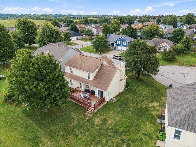 1112 Camelot Drive, Raymore, MO 64083