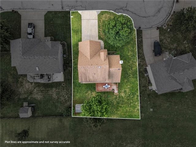 1112 Camelot Drive, Raymore, MO 64083