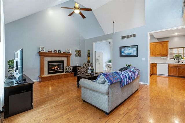 1112 Camelot Drive, Raymore, MO 64083