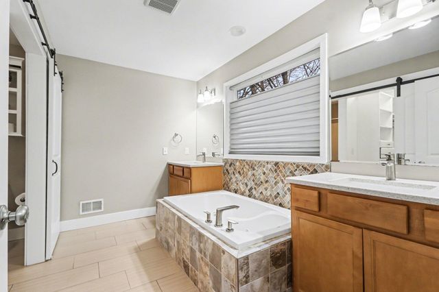 1070 Hawkins Court, Kalamazoo, MI 49009
