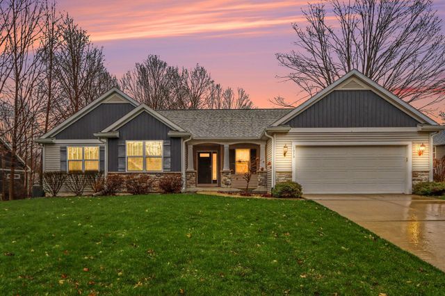 1070 Hawkins Court, Kalamazoo, MI 49009