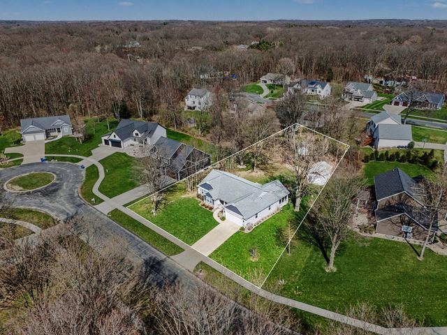 1070 Hawkins Court, Kalamazoo, MI 49009