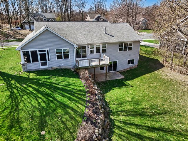 1070 Hawkins Court, Kalamazoo, MI 49009