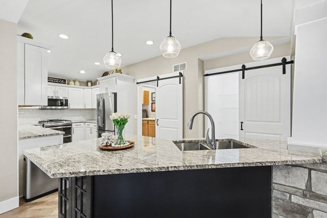 1070 Hawkins Court, Kalamazoo, MI 49009