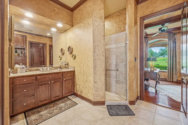2002 W Emerald Bend Court, Granbury, TX 76049