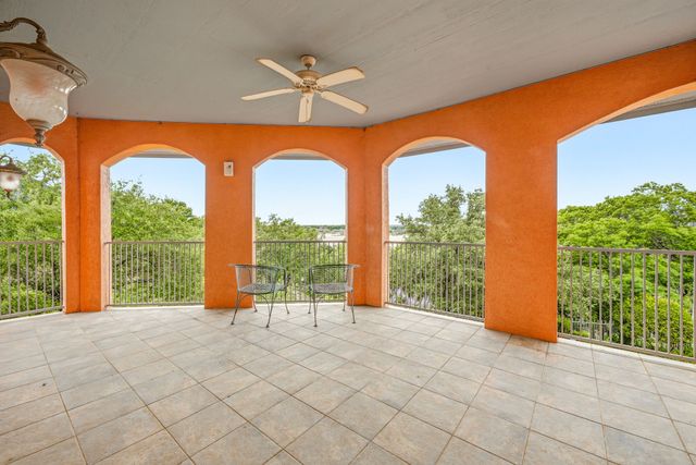 2002 W Emerald Bend Court, Granbury, TX 76049