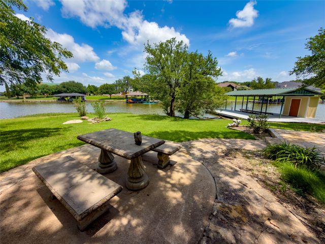 2002 W Emerald Bend Court, Granbury, TX 76049