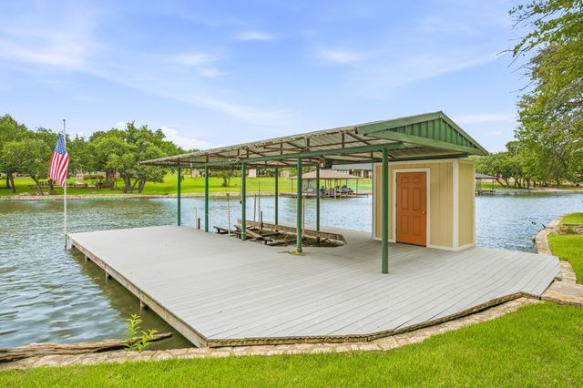 2002 W Emerald Bend Court, Granbury, TX 76049