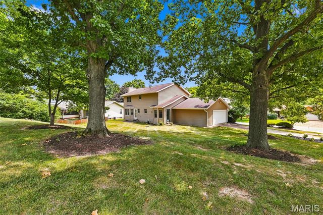 3065 Winding River Drive, St Charles, MO 63303