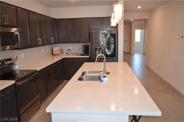 5528 Eleganza Avenue, Pahrump, NV 89061