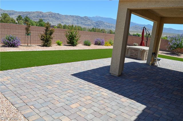 5528 Eleganza Avenue, Pahrump, NV 89061