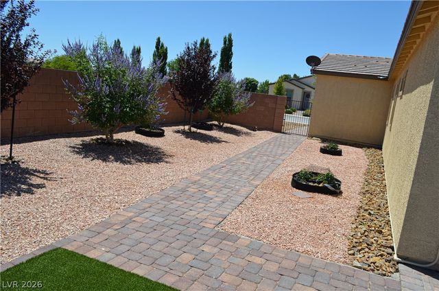 5528 Eleganza Avenue, Pahrump, NV 89061
