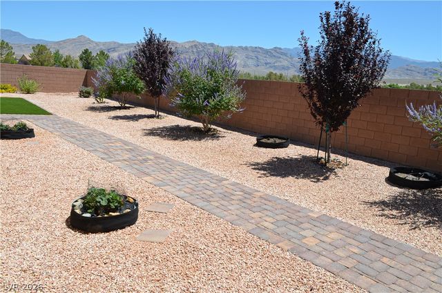 5528 Eleganza Avenue, Pahrump, NV 89061