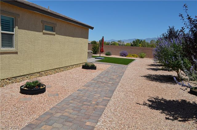 5528 Eleganza Avenue, Pahrump, NV 89061