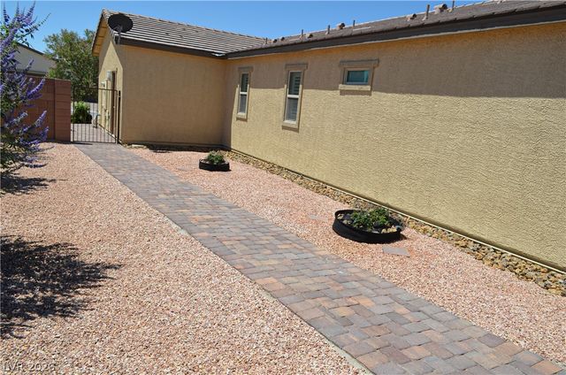 5528 Eleganza Avenue, Pahrump, NV 89061