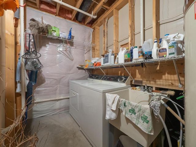 1020 Fernbrook Lane N, Plymouth, MN 55447