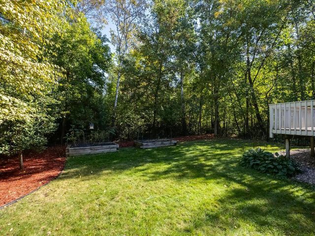 1020 Fernbrook Lane N, Plymouth, MN 55447