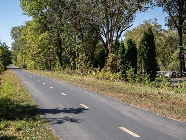 1020 Fernbrook Lane N, Plymouth, MN 55447