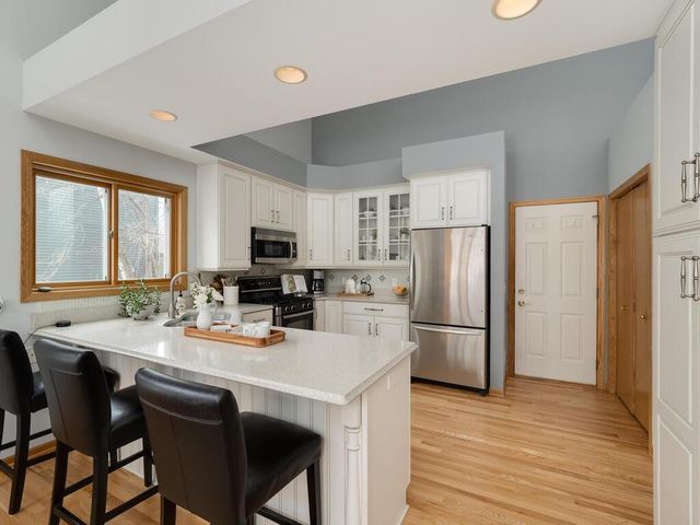 1020 Fernbrook Lane N, Plymouth, MN 55447