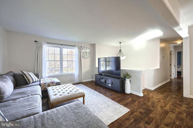 90 IVY DR, Manchester, PA 17345