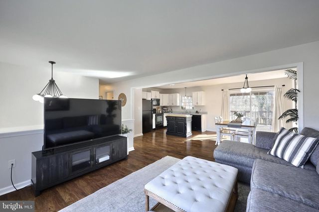 90 IVY DR, Manchester, PA 17345