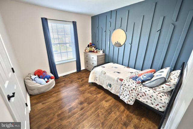 90 IVY DR, Manchester, PA 17345