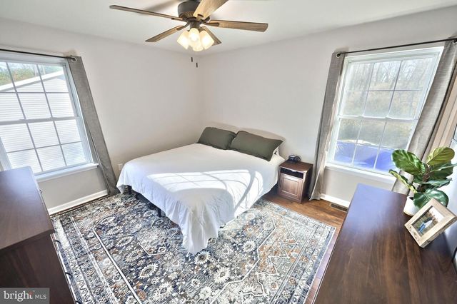 90 IVY DR, Manchester, PA 17345