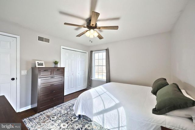 90 IVY DR, Manchester, PA 17345