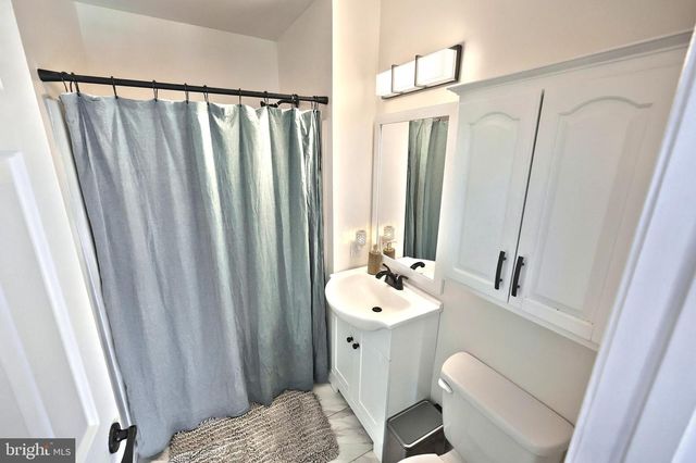 90 IVY DR, Manchester, PA 17345