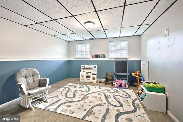 90 IVY DR, Manchester, PA 17345