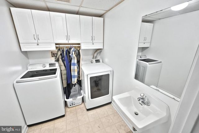 90 IVY DR, Manchester, PA 17345