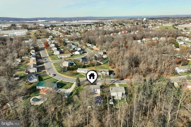 90 IVY DR, Manchester, PA 17345